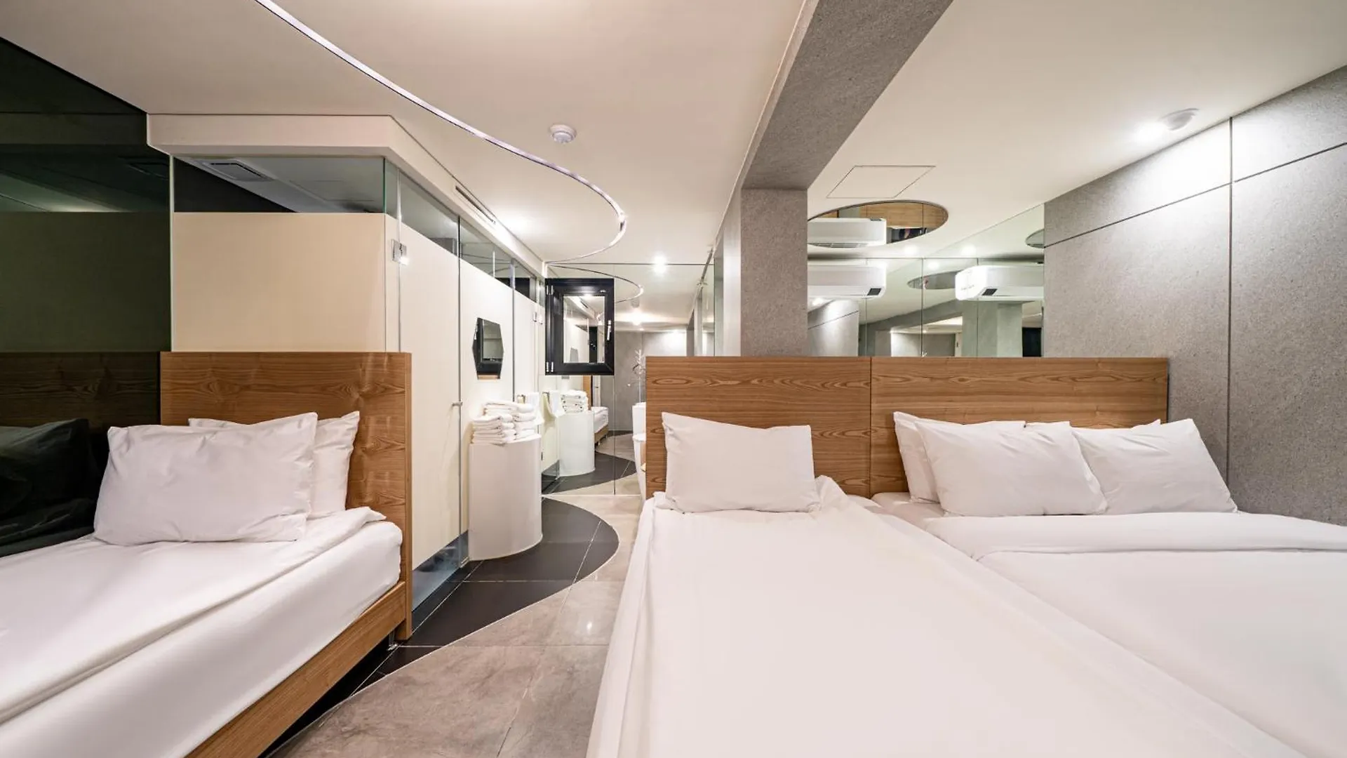 Simplestay Hotel In Jongno Seoul