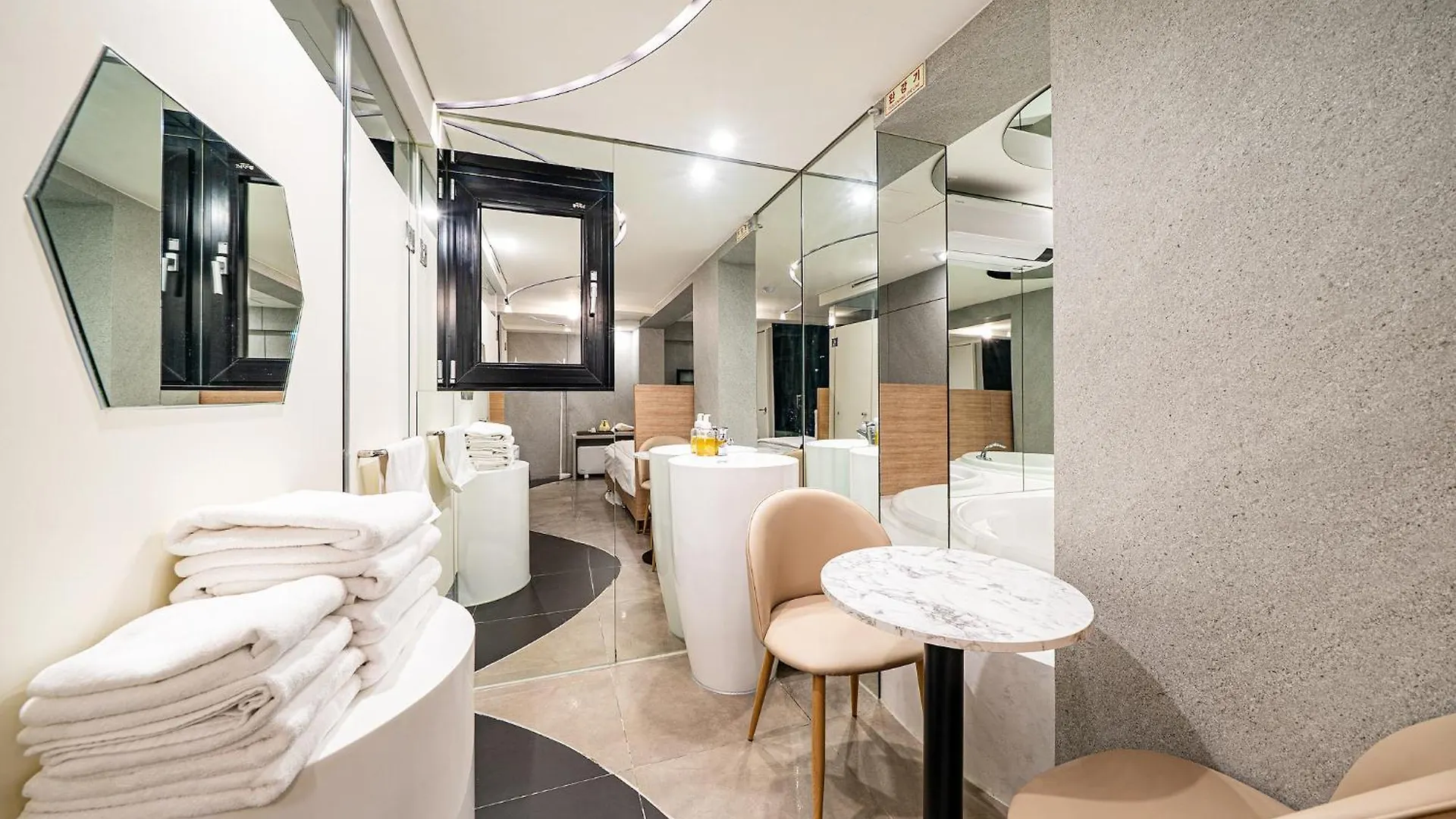 Simplestay Hotel In Jongno Seoul