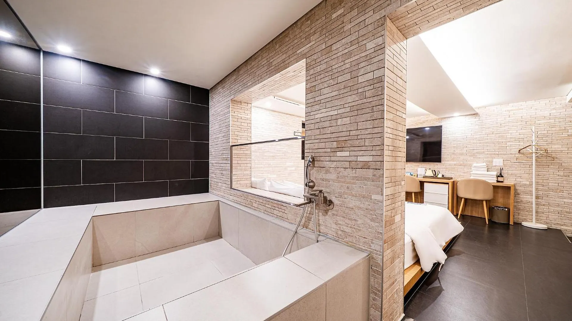 Simplestay Hotel In Jongno Seoul