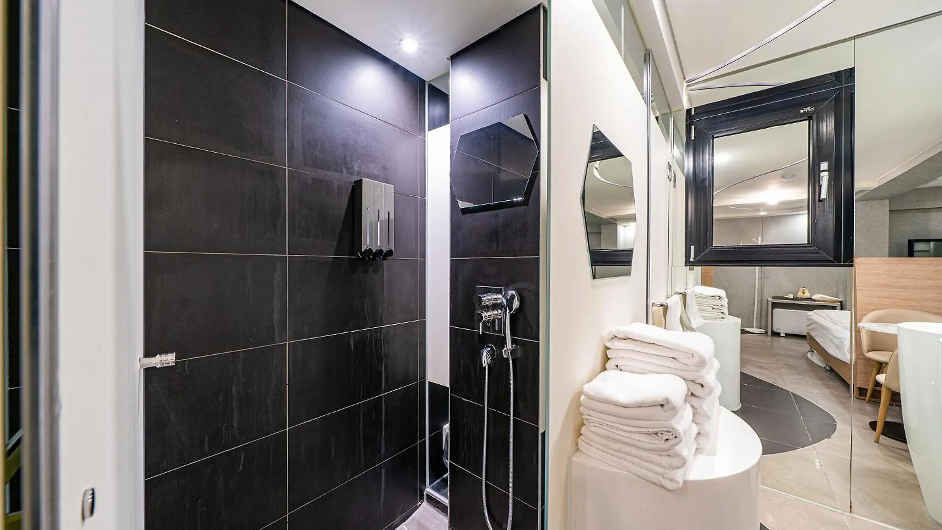 Simplestay Hotel In Jongno Seoul