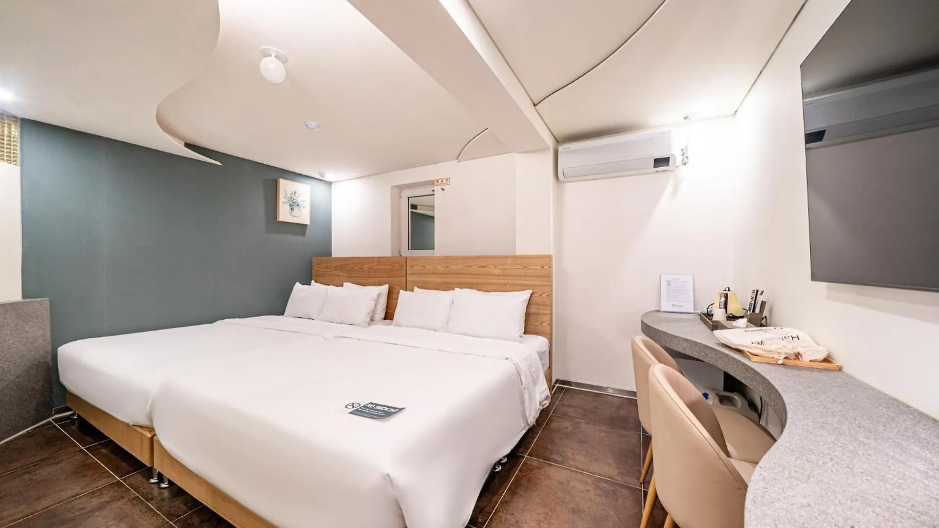 Simplestay Hotel In Jongno Seoul