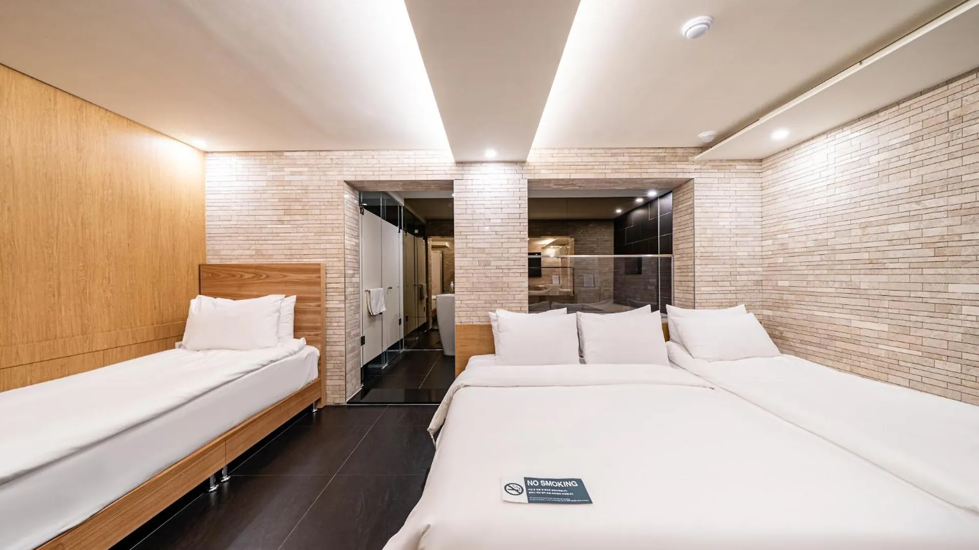 Simplestay Hotel In Jongno Seoul