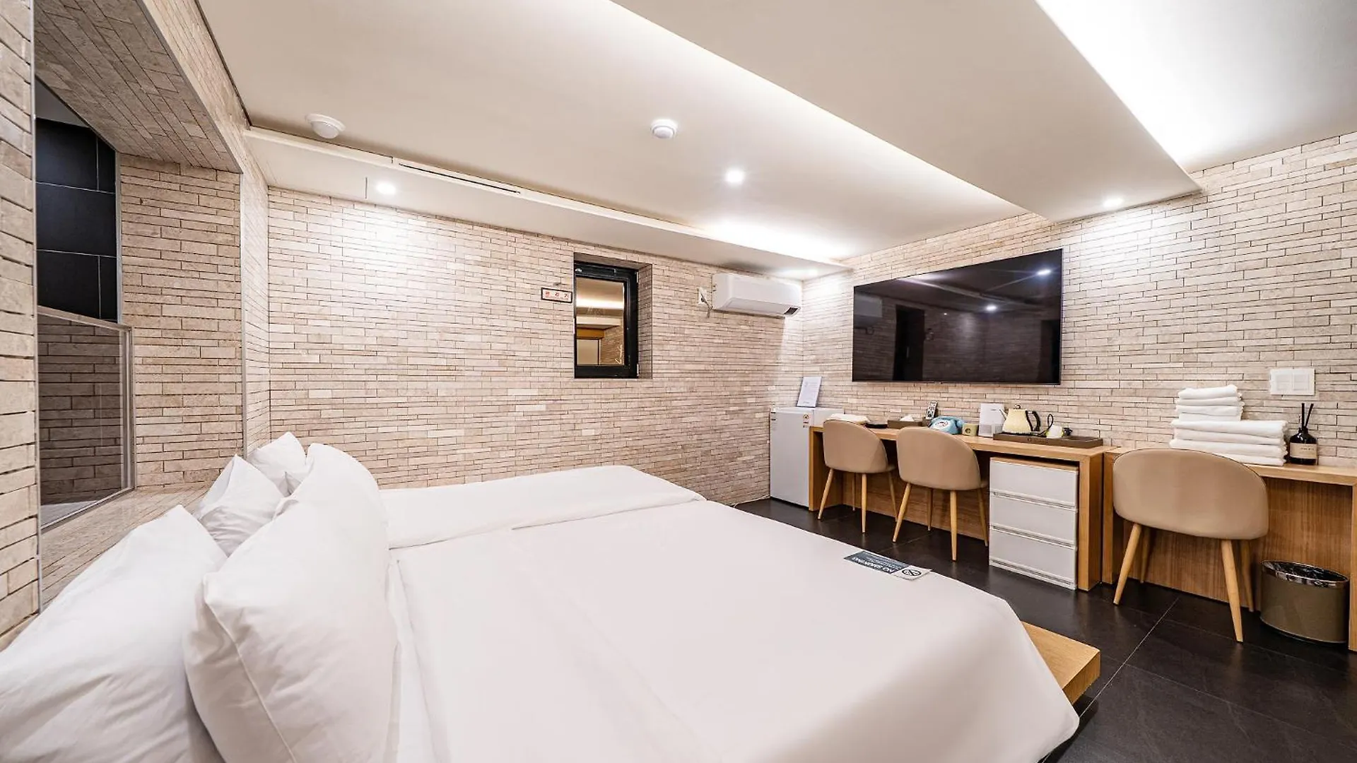 Simplestay Hotel In Jongno Seoul