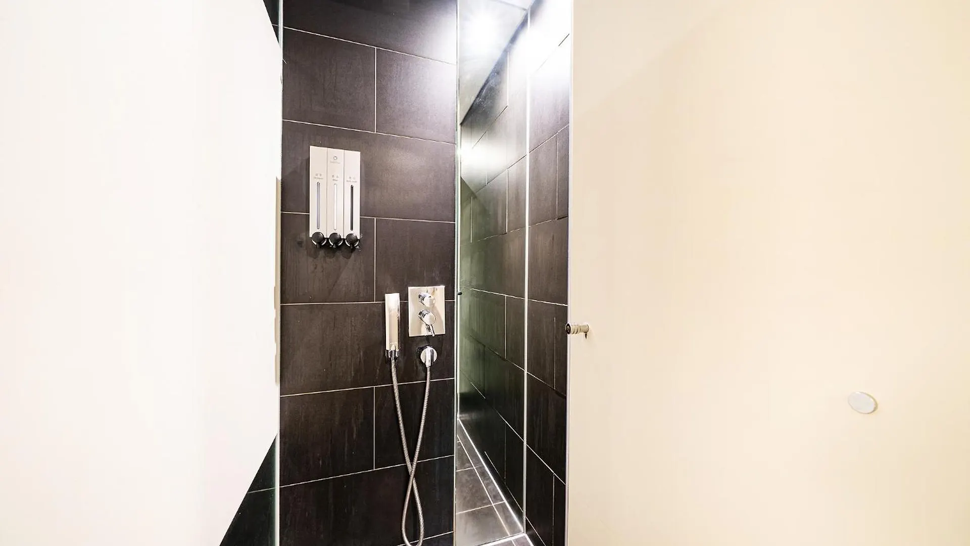 Simplestay Hotel In Jongno Seoul
