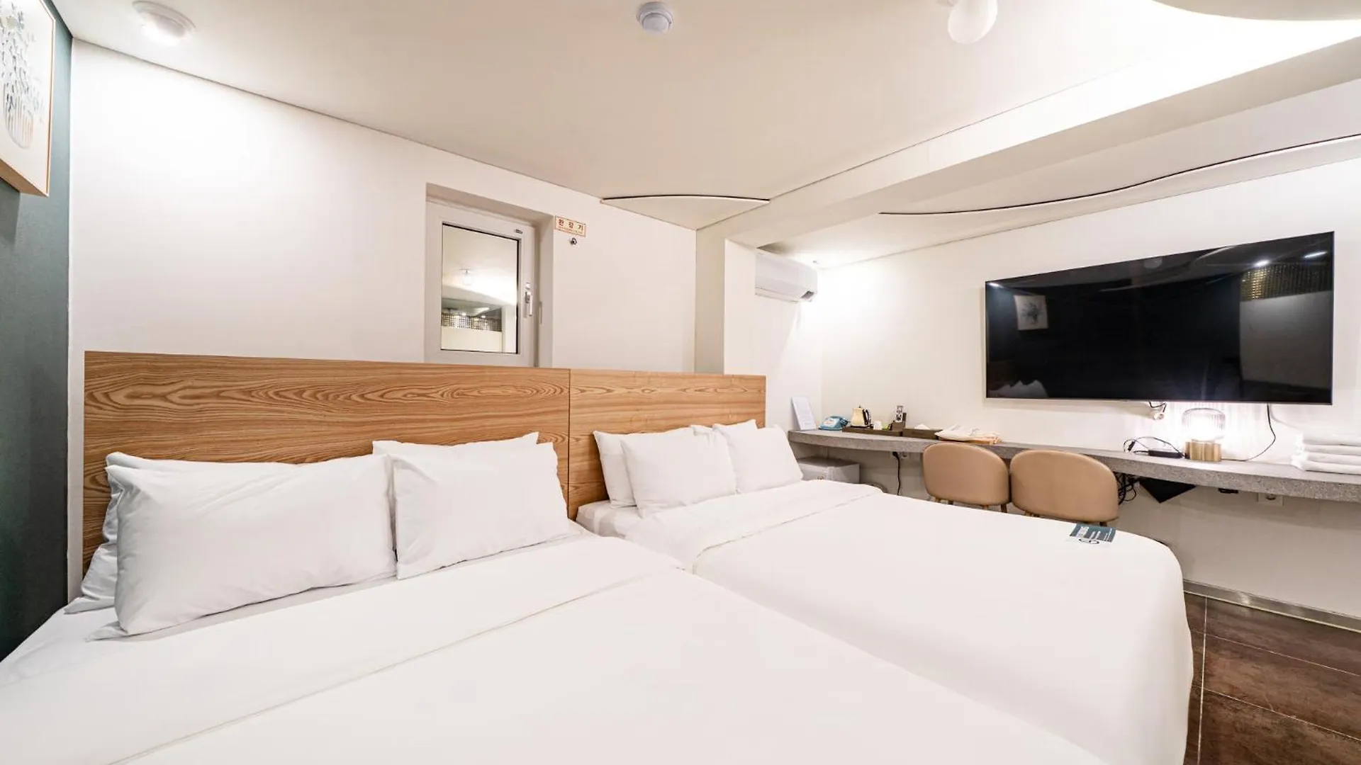 Simplestay Hotel In Jongno Seoul